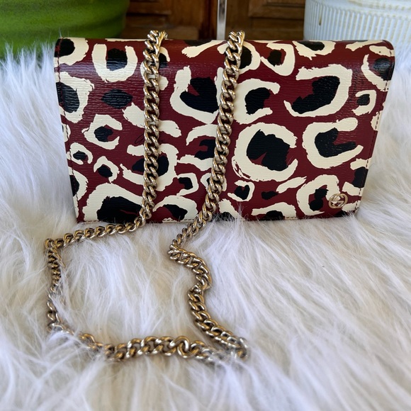 🔥🔥NEW GUCCI
Patent Leopard Print Betty Chain Wallet Brick Red Black🔥🔥 - Picture 3 of 14